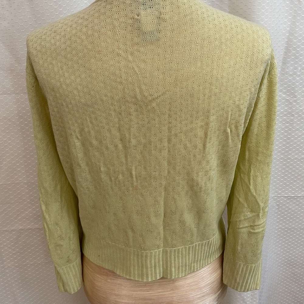 🔴 DKNY City soft lime green button down 3/4 sleeve cardigan. - Picture 3 of 5